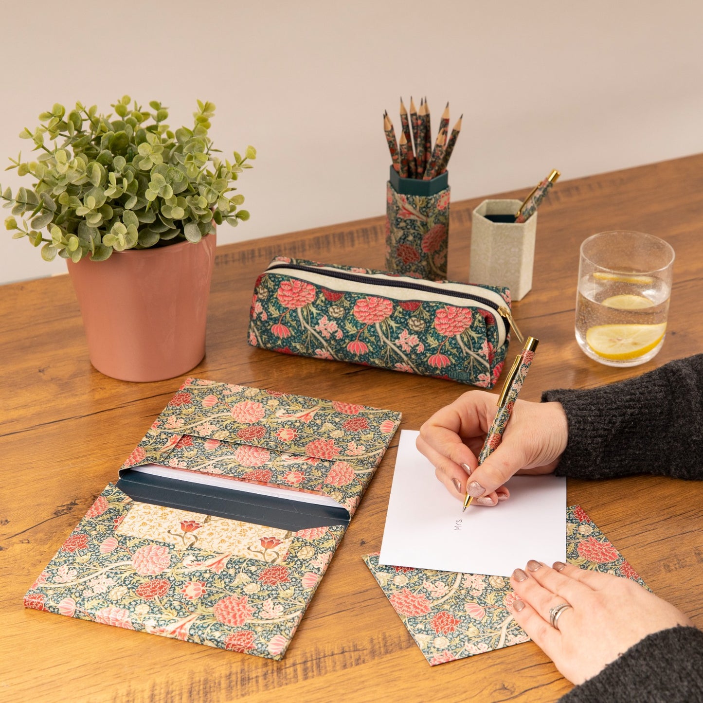 Gifted Stationery Notecard Wallet Pink William Morris Cray 12 Notecards