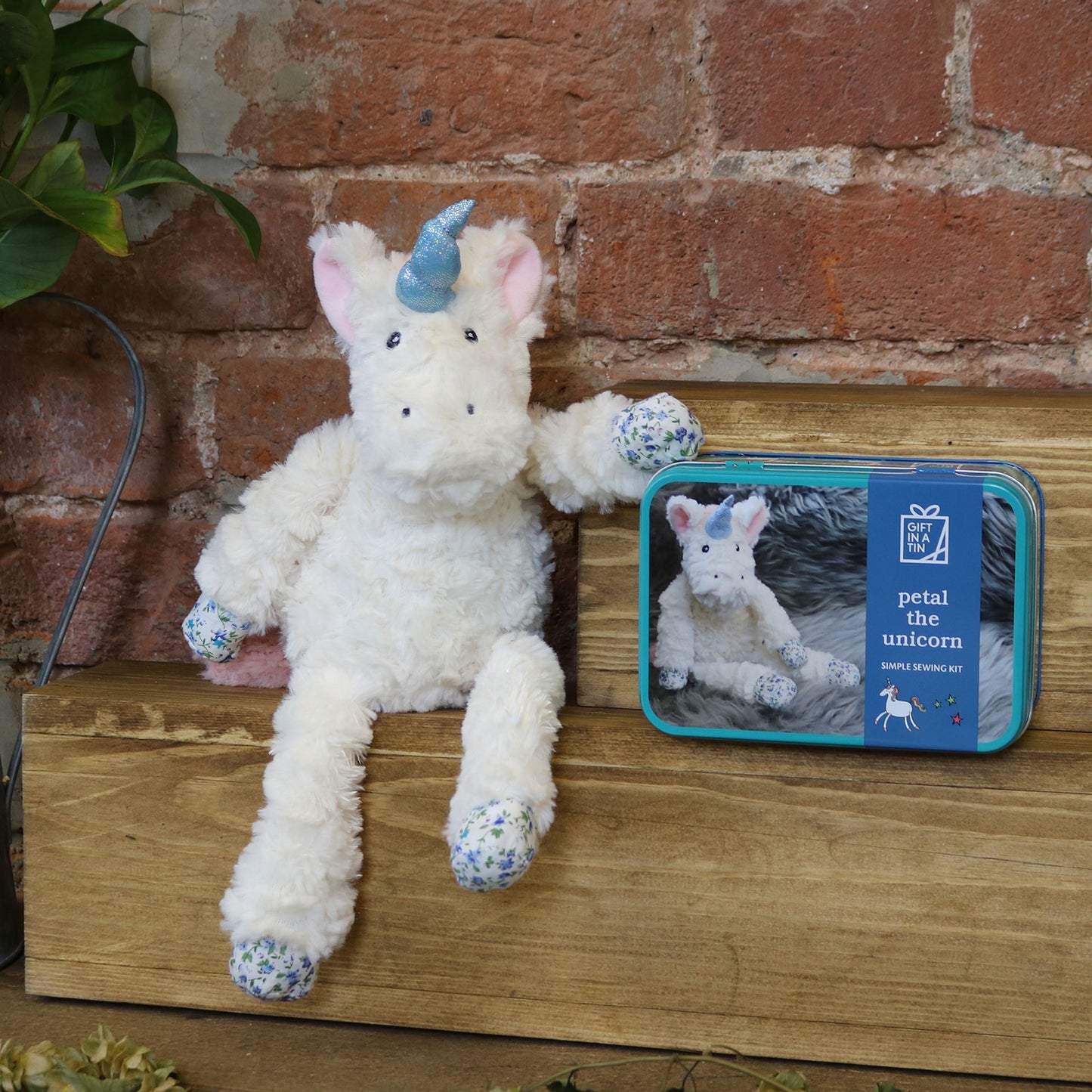 Apples To Pears Petal The Unicorn Kit Gift In A Tin