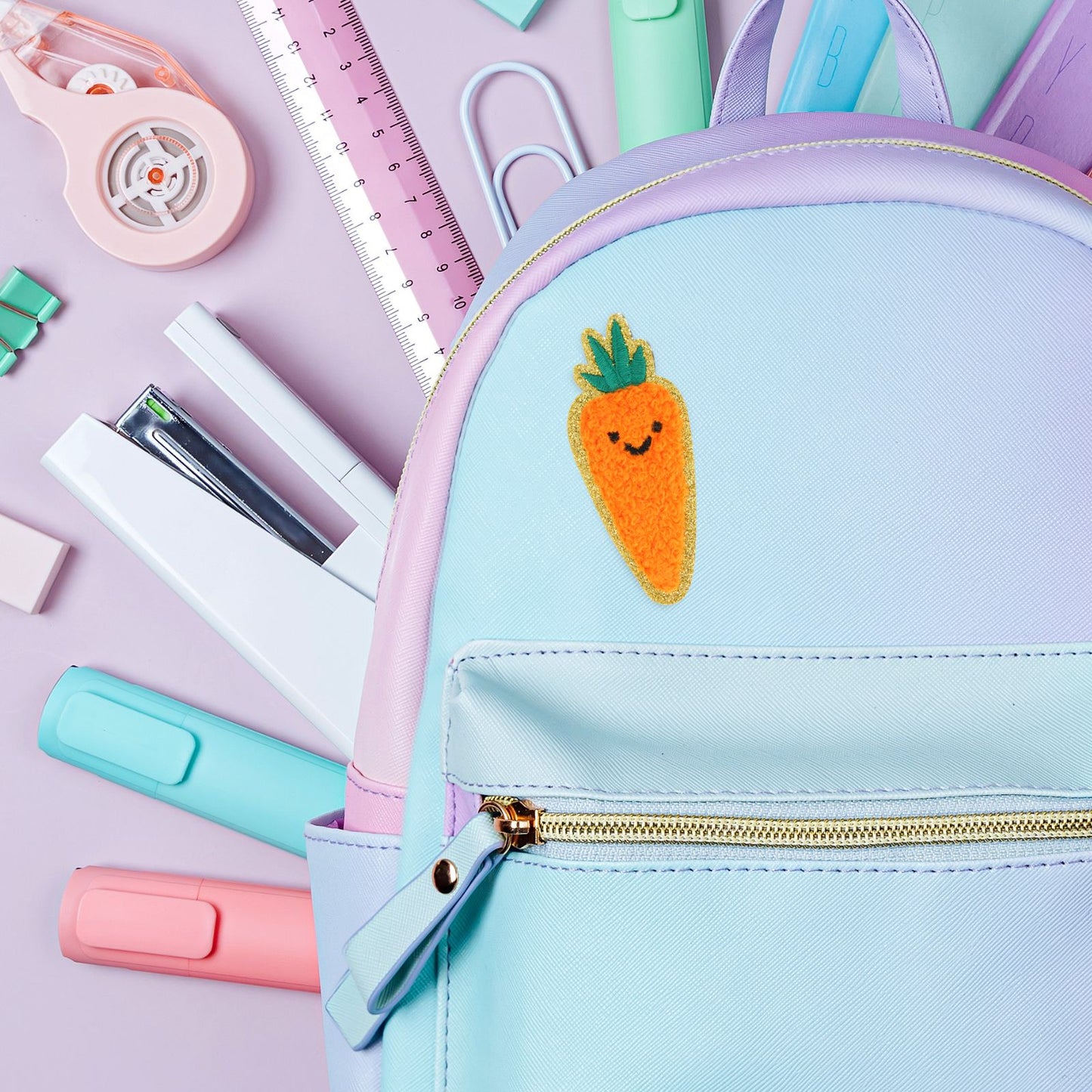 Decopatch Happy Easter Card Includes Removable Happy Carrot Patch