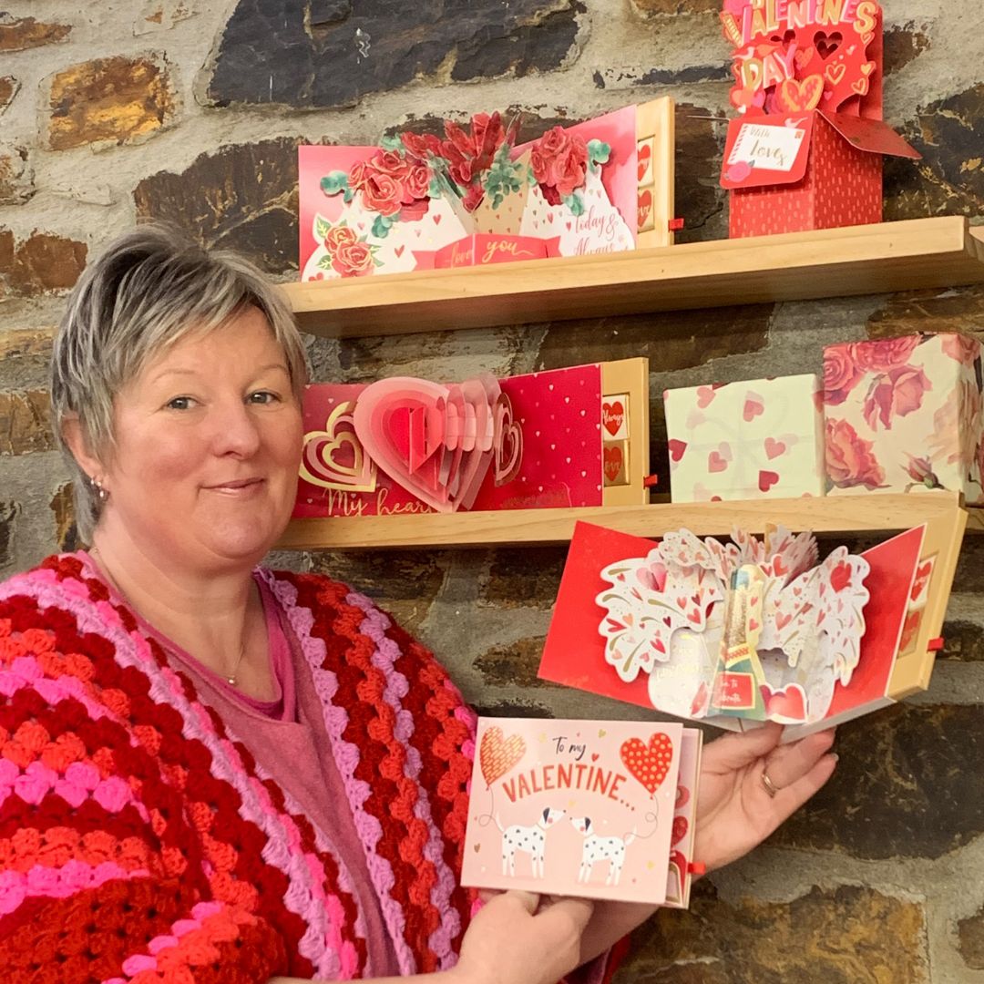 Pop Up Card & Chocolate Gift Box One I Love Roses Valentine's Day Card & Gift