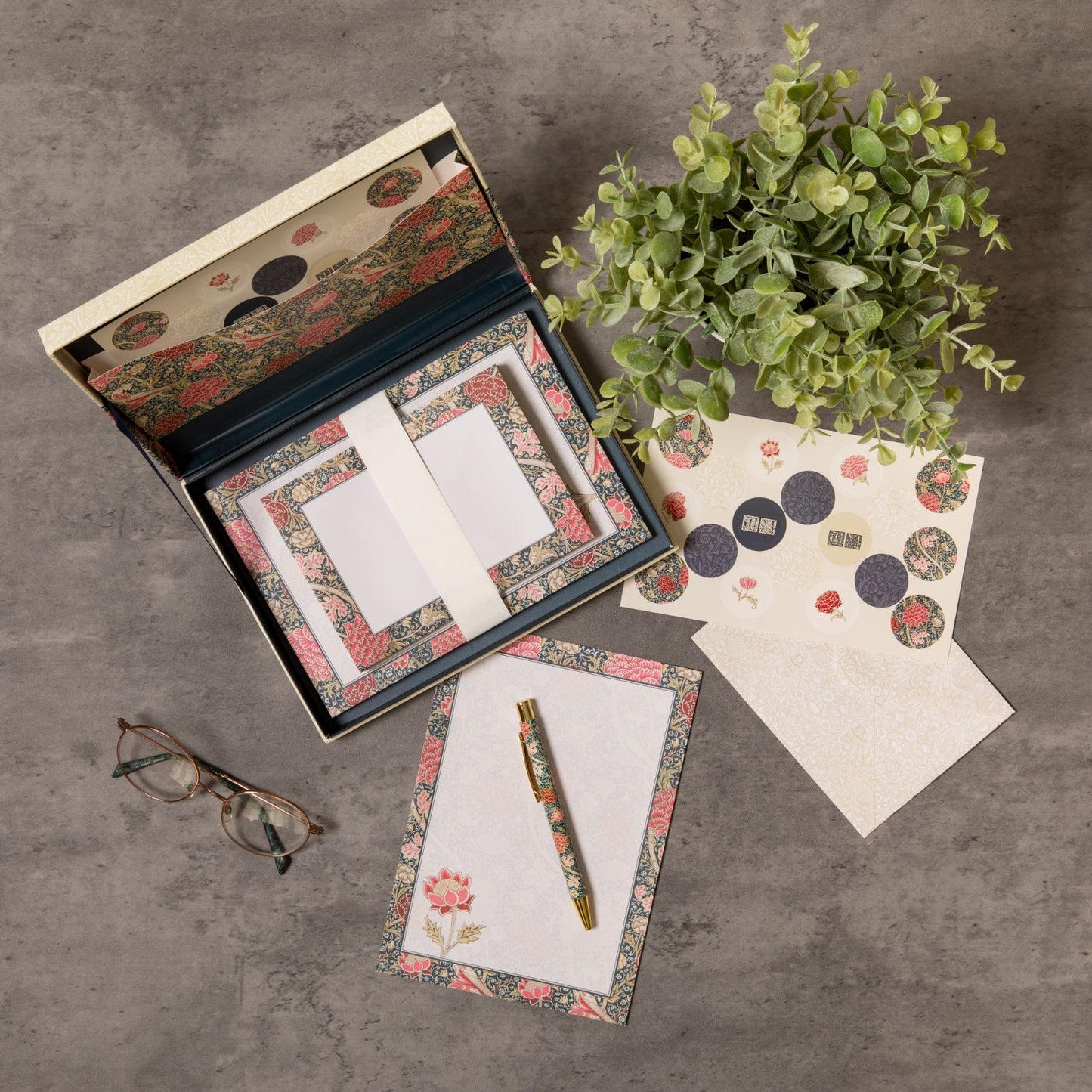 Gifted Stationery Writing Set William Morris Cray Letter Paper & Envelopes