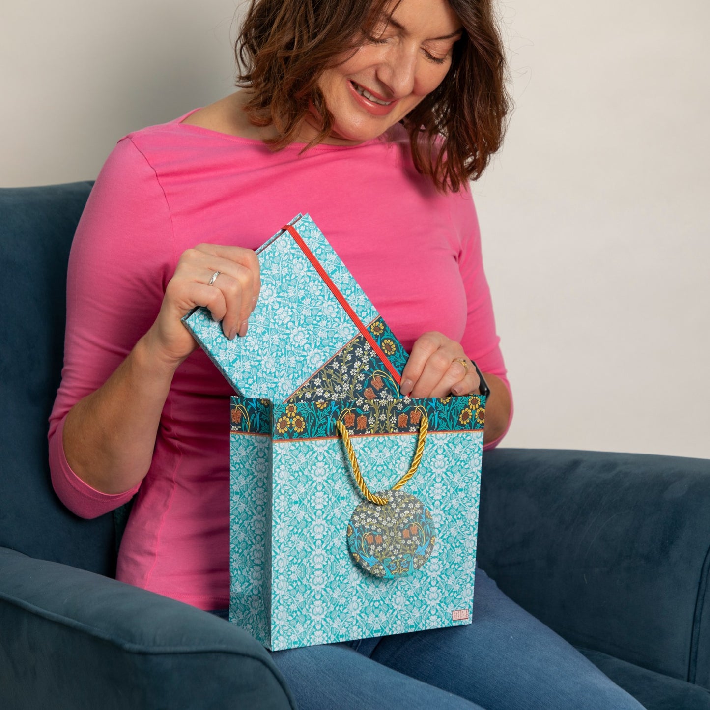 Gifted Stationery Medium Gift Bag William Morris Blackthorn Design Gift Wrapping Bags