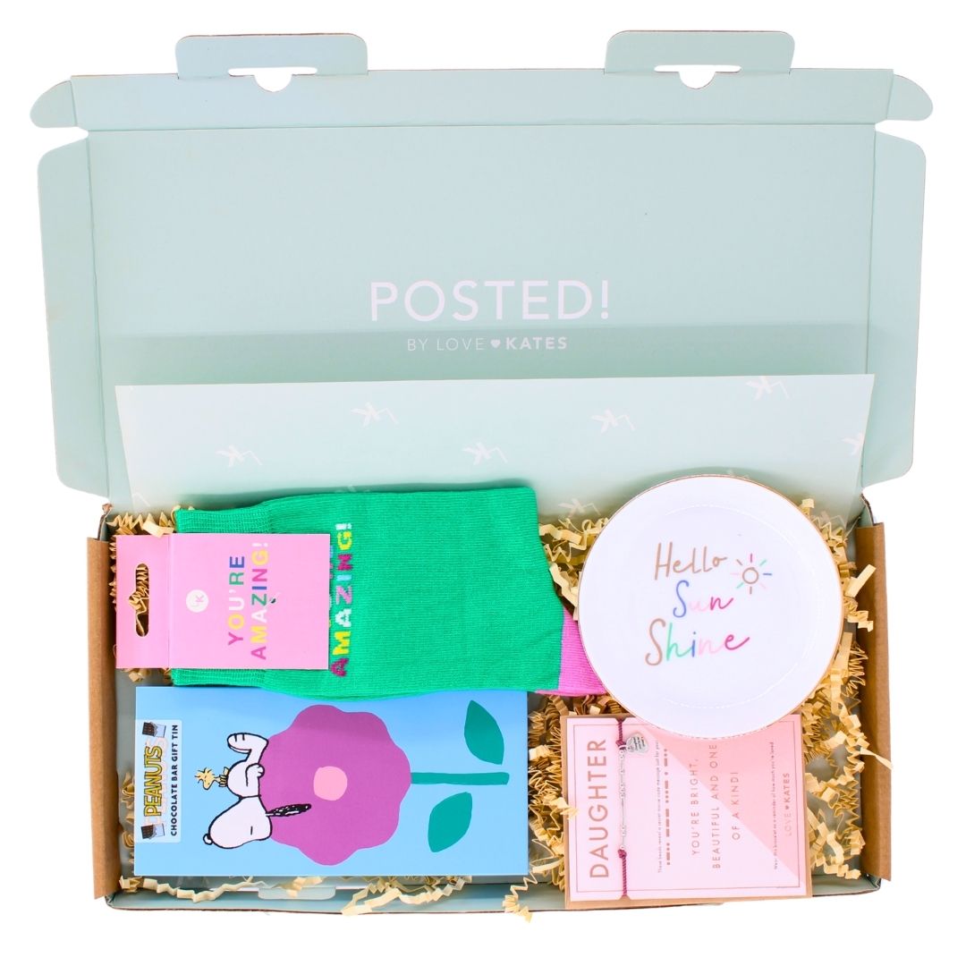 POSTED! Amazing Daughter Letterbox Gift You're Amazing With Snoopy Chocolate Tin
