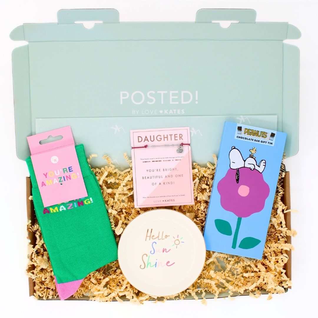 POSTED! Amazing Daughter Letterbox Gift You're Amazing With Snoopy Chocolate Tin