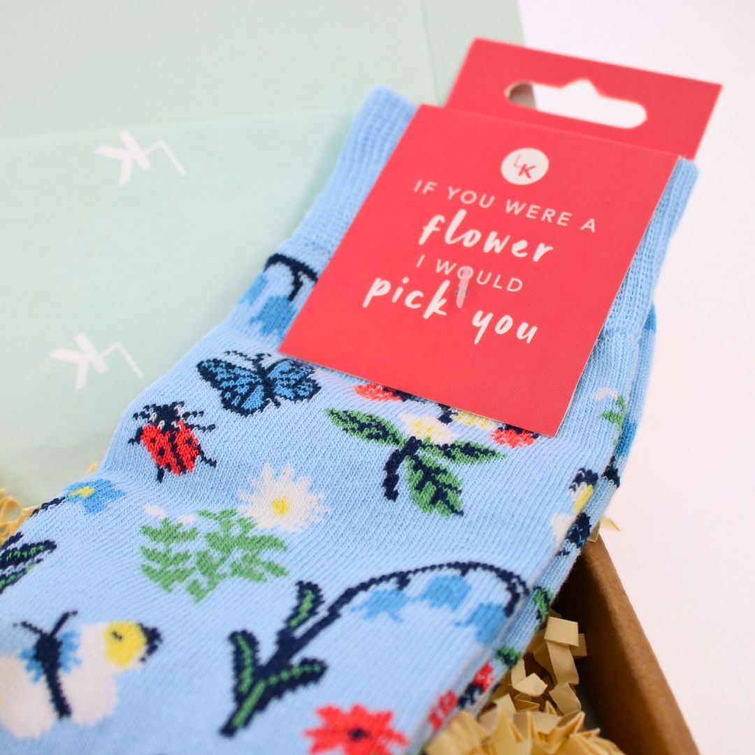 POSTED! Fabulous Birthday Letterbox Gift Includes Pop Up Peacock Treat Tray Card