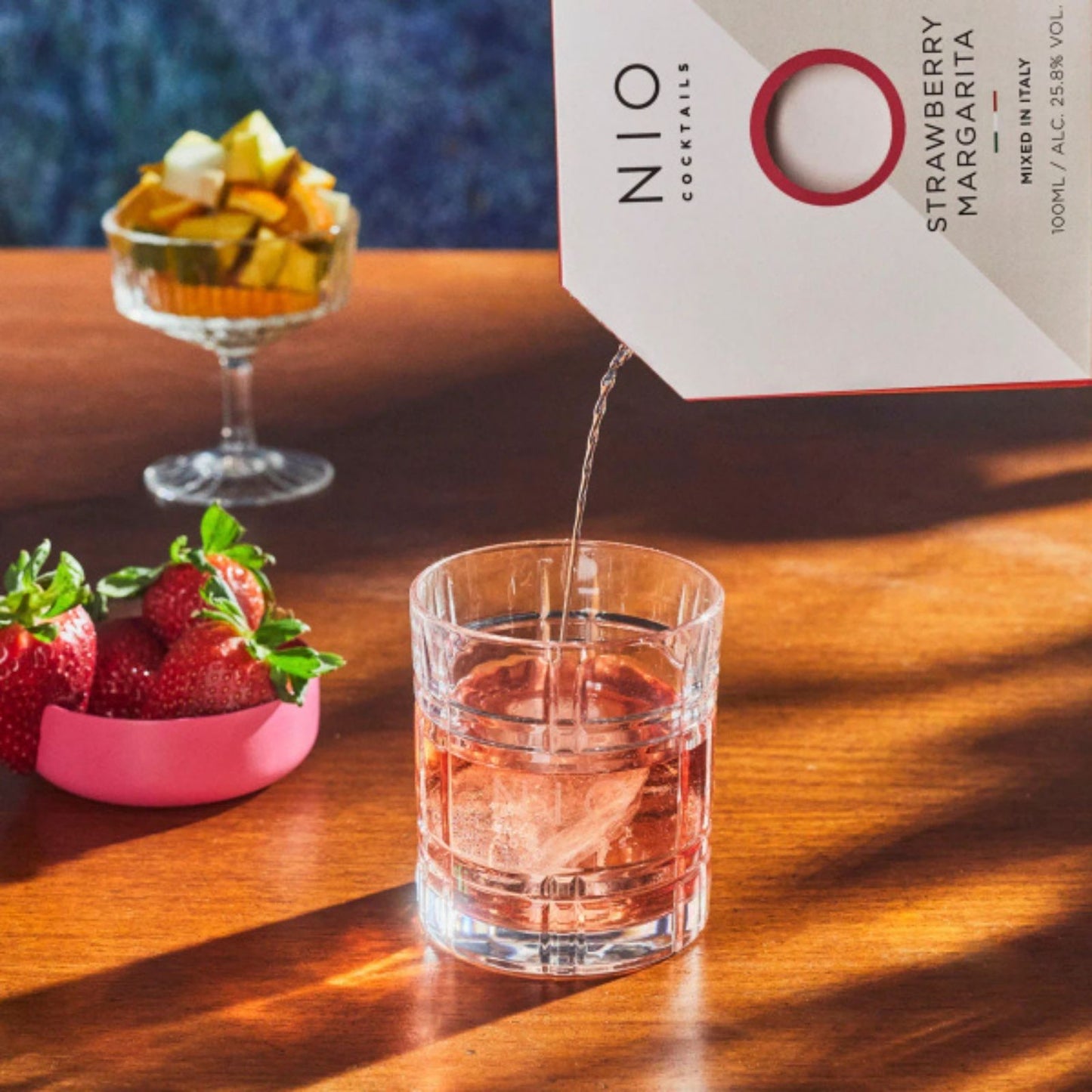 NIO Cocktails Strawberry Margarita Ready To Drink Cocktail Letterbox Alcohol Gift
