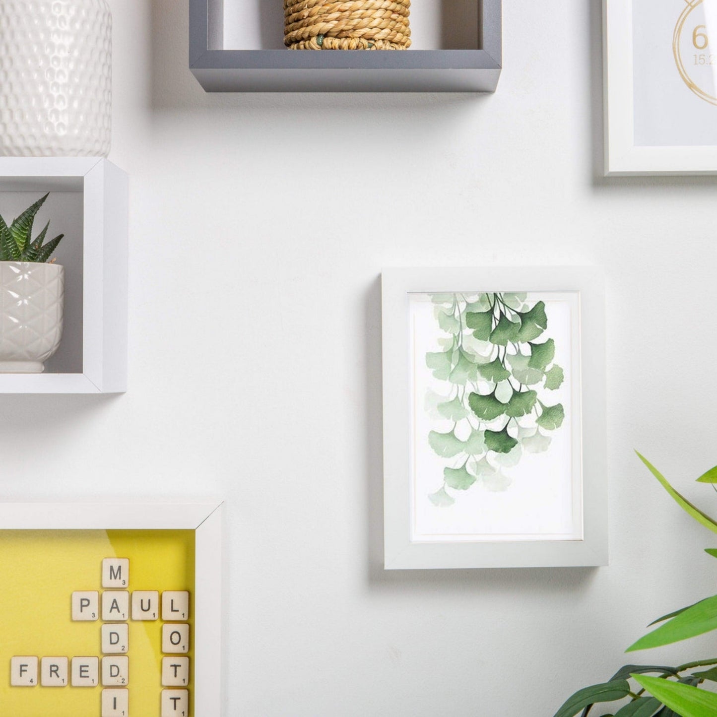 Nicola Spring White 5"x 7" 3D Box Photo Frame Picture or Greeting Card Display
