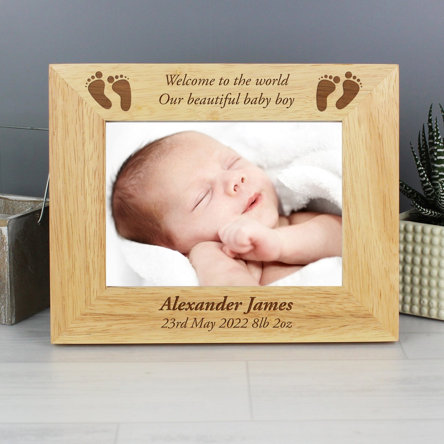 Personalised Baby Feet 7x5 Landscape Wooden Photo Frame - Personalise It!