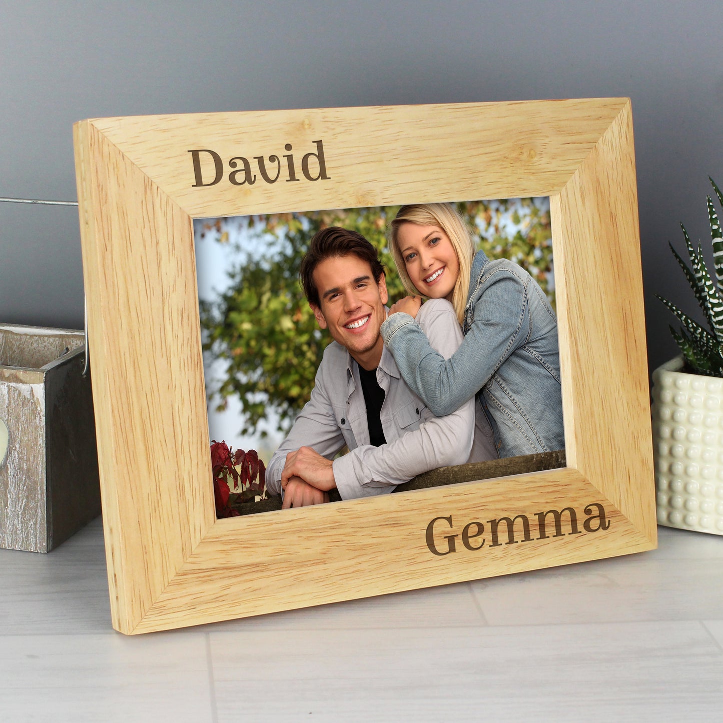 Personalised Couples 6x4 Oak Finish Photo Frame - Personalise It!