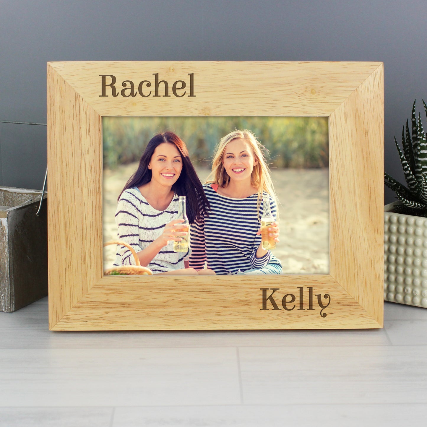 Personalised Couples 6x4 Oak Finish Photo Frame - Personalise It!