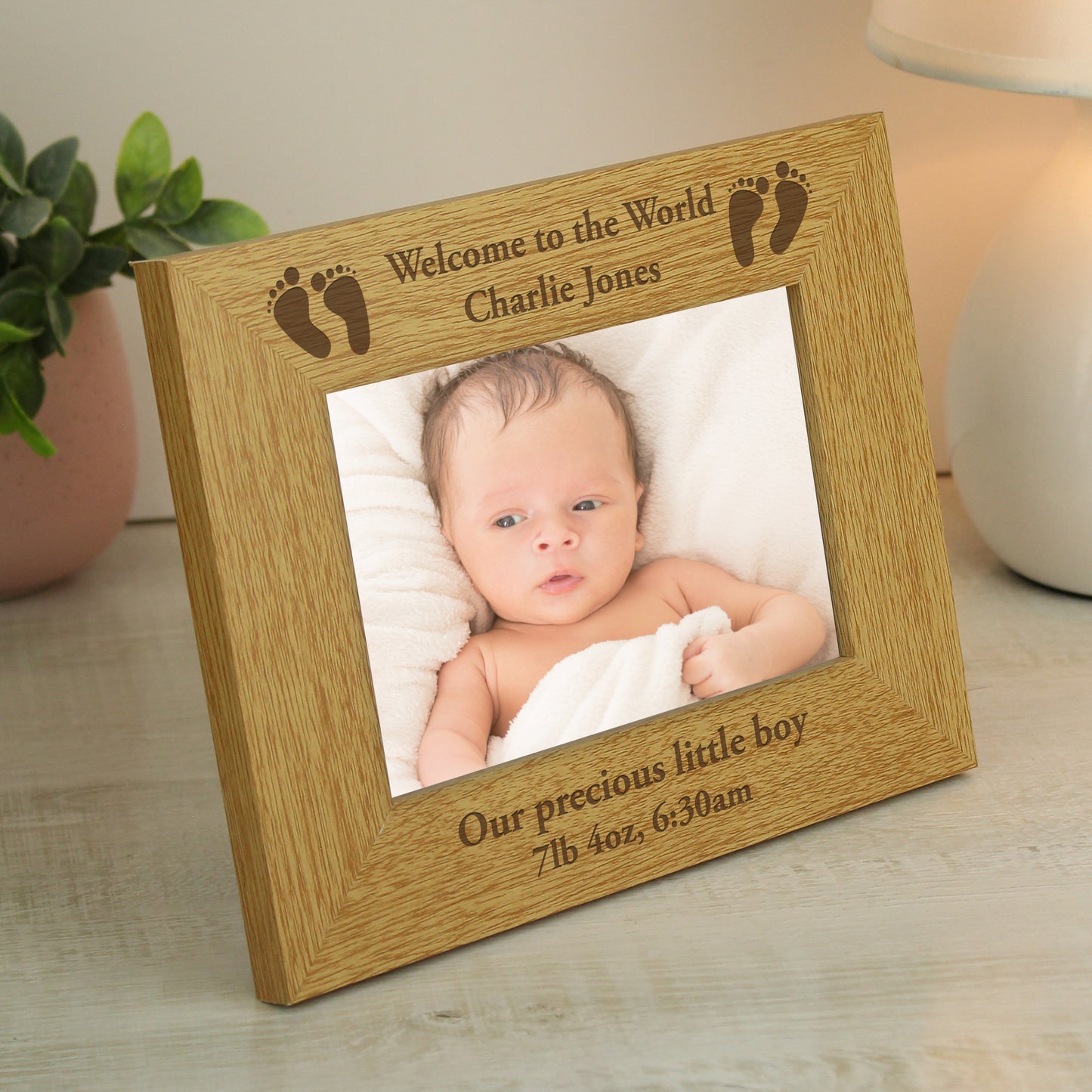 Personalised Oak Finish 6x4 Landscape Baby Footprints Photo Frame - Personalise It!